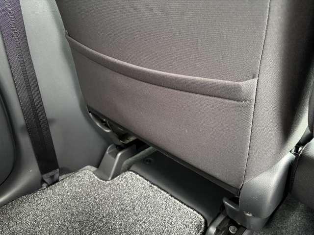 ����Ȃ̌��ɂ́A���[�|�P�b�g���ݒu����Ă��܂��I�^�u���b�g�[������q���T�b�Ǝ��[�ł���̂ŁA�֗��ł��I