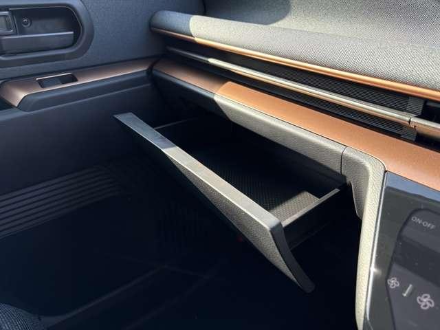 ����ȑO�ɂ͈����o�����̎��[�X�y�[�X������܂��I�e�B�b�V���{�b�N�X�ȂǓ���I�Ɏg�����̂����Ă����̂ɕ֗��ł���