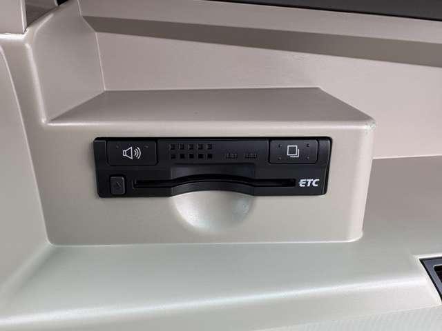 エスティマ アエラス　バックカメラ／ＥＴＣ／ナビ／フルセグＴＶ／ＣＤ再生／Ｂｌｕｅｔｏｏｔｈ接続／スマートキー／片側電動スライド（9枚目）