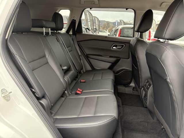 �㎿�ȃV�[�g�ƍ���S�n�̂悢�N�b�V�����ŁA������肭�낰�܂��I