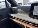 インパネ全体は肌触りのいい生地で作られています！ちょっとした小物を置いたりスマホを置いたりできるスペースがあり、車内でも快適にお過ごしいただけます★
