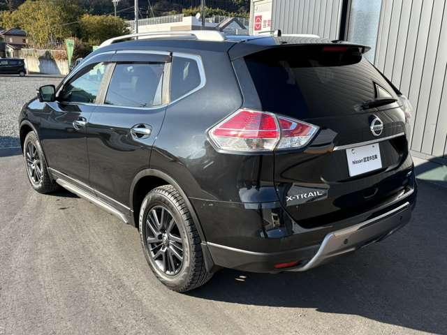 エクストレイル ２．０　２０Ｘｔ　ブラック　エクストリーマーＸ　エマージェンシーブレーキパッケージ　３列車　４ＷＤ　メーカーナビ・ＴＶ・アラウン（4枚目）