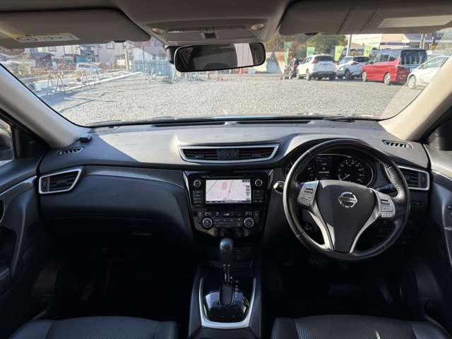 エクストレイル ２．０　２０Ｘｔ　ブラック　エクストリーマーＸ　エマージェンシーブレーキパッケージ　３列車　４ＷＤ　メーカーナビ・ＴＶ・アラウン（8枚目）