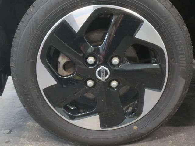 ルークス ６６０　ハイウェイスターＸ　４ＷＤ　アラビュー・エマブレ・アイドリングストッ　衝突被害軽減　全方位カメラ　ＬＥＤヘッドライト　スマートキー　４ＷＤ　アルミホイール　メモリーナビ　オートエアコン　アイドリングＳＴＯＰ　パワーウィンドウ　パワーステアリング　ＡＢＳ　バックカメラ（16枚目）