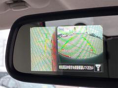 バックカメラも付いています。駐車の時に便利なのはもちろんの事、後方死角にいる子供たちに気が付くことができるので安心安全ですね 5
