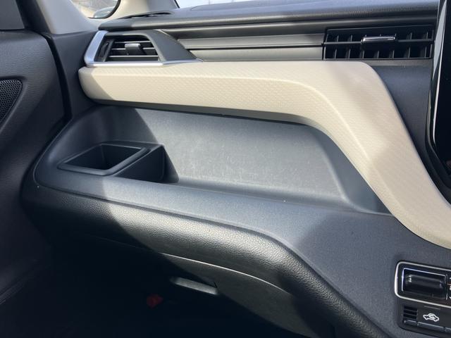 ソリオ ＨＹＢＲＩＤ　ＭＸ　２型　オートライト　スライドドア　プッシュスタート　シートヒーター　オートエアコン　衝突被害軽減システム　アイドリングストップ　衝突安全ボディ　盗難防止システム　横滑り防止機能（21枚目）