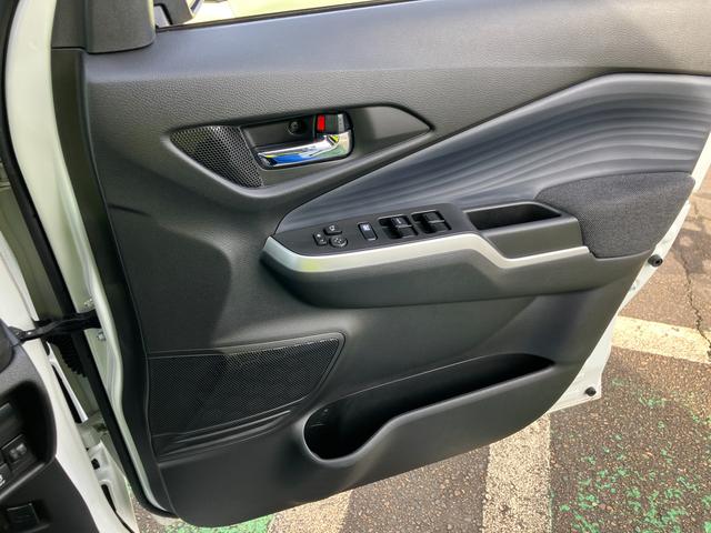 ソリオ ＨＹＢＲＩＤ　ＭＸ　２型　オートライト　スライドドア　プッシュスタート　シートヒーター　オートエアコン　衝突被害軽減システム　アイドリングストップ　衝突安全ボディ　盗難防止システム　横滑り防止機能（37枚目）