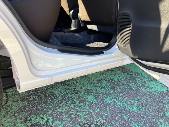 アルト Ｌ　２型　★４ＷＤ　オーディオ付★　４ＷＤ　オーディオ付　オートライト　シートヒーター　オートエアコン　衝突被害軽減システム　アイドリングストップ　衝突安全ボディ　盗難防止システム　横滑り防止機能（33枚目）