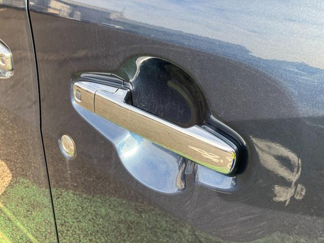 ワゴンＲスマイル ＨＹＢＲＩＤ　Ｓ　オートライト　プッシュスタート　シートヒーター　オートエアコン　衝突被害軽減システム　アイドリングストップ　衝突安全ボディ　盗難防止システム（9枚目）