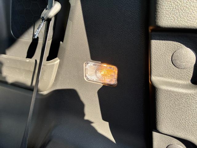 スペーシアカスタム カスタム　ＨＹＢＲＩＤ　ＸＳ　オートライト　スライドドア　プッシュスタート　シートヒーター　オートエアコン　衝突被害軽減システム　アイドリングストップ　衝突安全ボディ　盗難防止システム（68枚目）