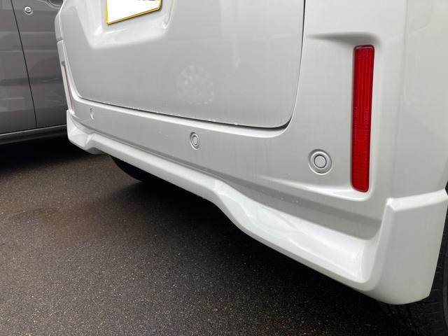 スペーシアカスタム カスタム　ＨＹＢＲＩＤ　ＧＳ　★４ＷＤ　純正ナビ★　４ＷＤ　純正ナビ　全方位カメラ　スライドドア　オートライト　プッシュスタート　シートヒーター　オートエアコン　衝突被害軽減システム　アイドリングストップ　衝突安全ボディ　盗難防止システム（8枚目）