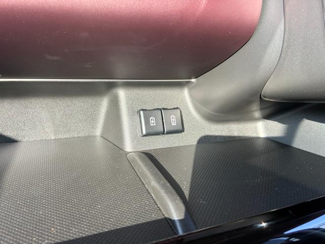 スペーシアカスタム カスタム　ＨＹＢＲＩＤ　ＸＳ　★４ＷＤ★　４ＷＤ　シートヒーター　スライドドア　オートライト　プッシュスタート　オートエアコン　衝突被害軽減システム　アイドリングストップ　衝突安全ボディ　盗難防止システム（32枚目）