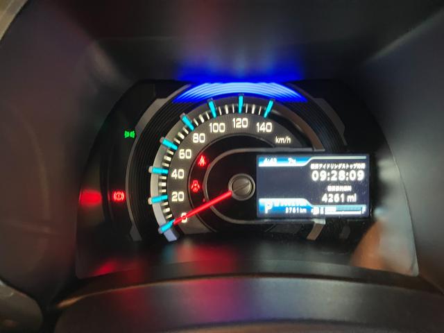 ハスラー ＨＹＢＲＩＤ　Ｇ　３型　オートライト　プッシュスタート　シートヒーター　オートエアコン　衝突被害軽減システム　アイドリングストップ　衝突安全ボディ　盗難防止システム　横滑り防止機能（25枚目）