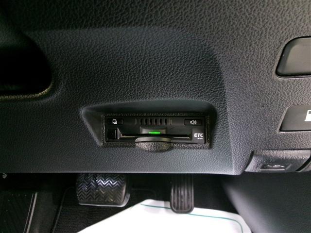 プリウス Ａツーリングセレクション　４ＷＤ　衝突被害軽減システム　メモリーナビ　フルセグ　ＬＥＤヘッドランプ　アルミホイール　バックカメラ　ドラレコ　スマートキー　オートクルーズコントロール　ＥＴＣ　盗難防止装置　電動シート　キーレス（12枚目）