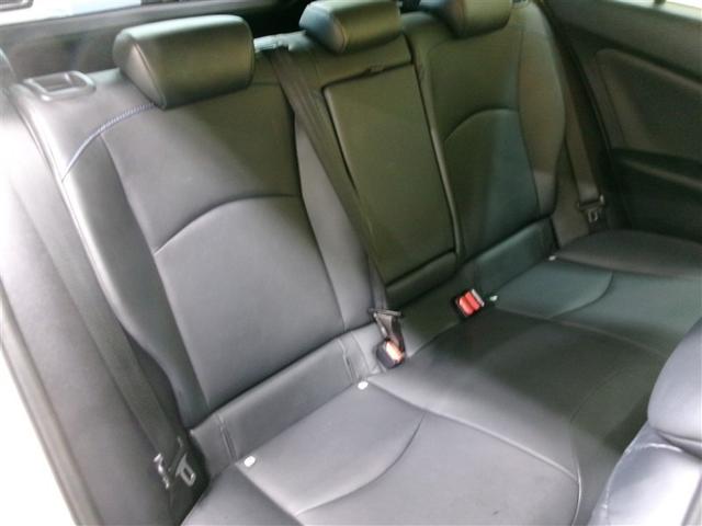 プリウス Ａツーリングセレクション　４ＷＤ　衝突被害軽減システム　メモリーナビ　フルセグ　ＬＥＤヘッドランプ　アルミホイール　バックカメラ　ドラレコ　スマートキー　オートクルーズコントロール　ＥＴＣ　盗難防止装置　電動シート　キーレス（14枚目）