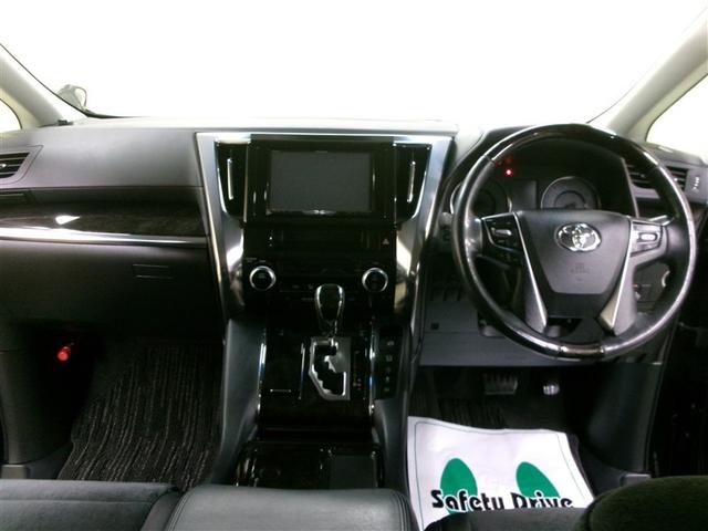 フロントシートは取外して高温スチームで洗浄除菌、エンジンルームも洗浄・コーティングでピカピカです。