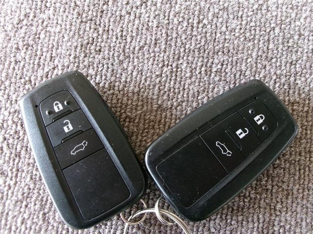 ＲＡＶ４ ハイブリッドＧ　４ＷＤ　寒冷地　衝突被害軽減システム　メモリーナビ　フルセグ　ＬＥＤヘッドランプ　アルミホイール　バックカメラ　ドラレコ　スマートキー　オートクルーズコントロール　ＥＴＣ　盗難防止装置　電動シート（18枚目）