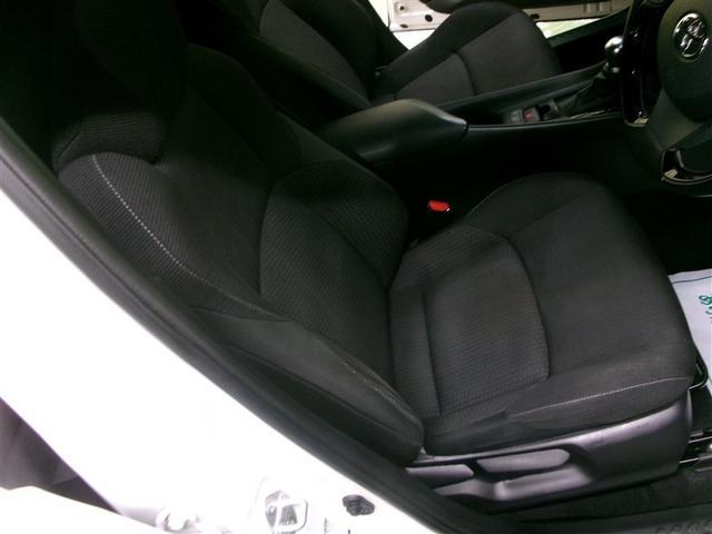 Ｃ－ＨＲ Ｓ－Ｔ　４ＷＤ　寒冷地　衝突被害軽減システム　メモリーナビ　フルセグ　アルミホイール　バックカメラ　スマートキー　オートクルーズコントロール　ＥＴＣ　盗難防止装置　キーレス　横滑り防止機能（29枚目）