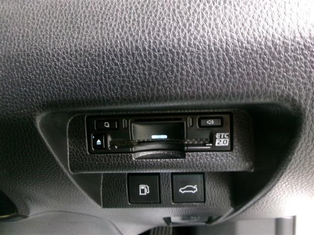 クラウンクロスオーバー ＲＳアドバンスド　４ＷＤ　寒冷地　衝突被害軽減システム　メモリーナビ　フルセグ　革シート　ＬＥＤヘッドランプ　アルミホイール　バックカメラ　ドラレコ　スマートキー　オートクルーズコントロール　ＥＴＣ　盗難防止装置（12枚目）