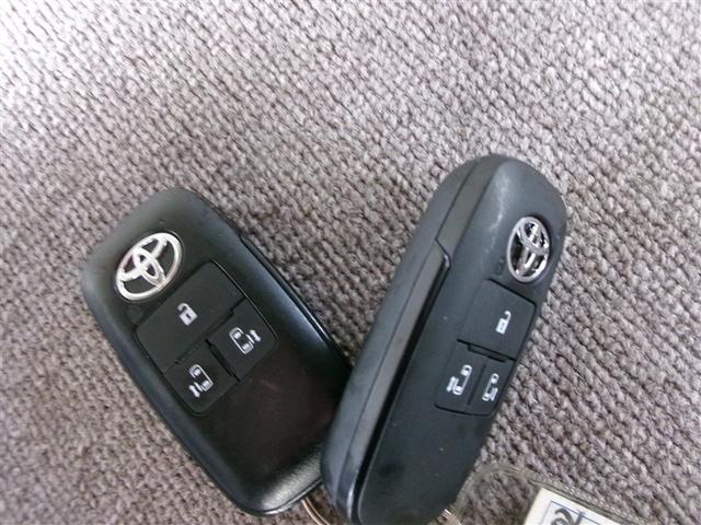 ルーミー Ｇ　４ＷＤ　寒冷地　衝突被害軽減システム　メモリーナビ　ワンセグ　両側電動スライド　ＬＥＤヘッドランプ　バックカメラ　スマートキー　アイドリングストップ　ＥＴＣ　盗難防止装置　キーレス　横滑り防止機能（18枚目）