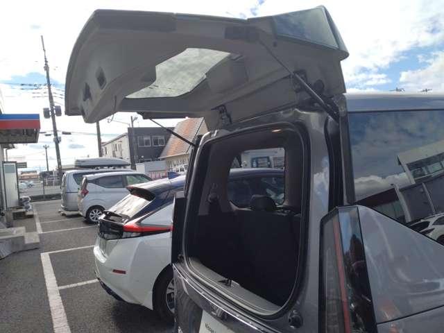 セレナ 1.4 e-POWER ハイウェイスターV 純正コネクトナビ アラウンドビュ-モニタ- 自動(被害軽減)ブレーキ LDP 追従クルーズ LEDランプ バックモニター 禁煙 アルミホイール ドライブレコーダ ETC 記録簿 盗難防止システム スマートキー オートエアコン ナビTV キーレス(18枚目)