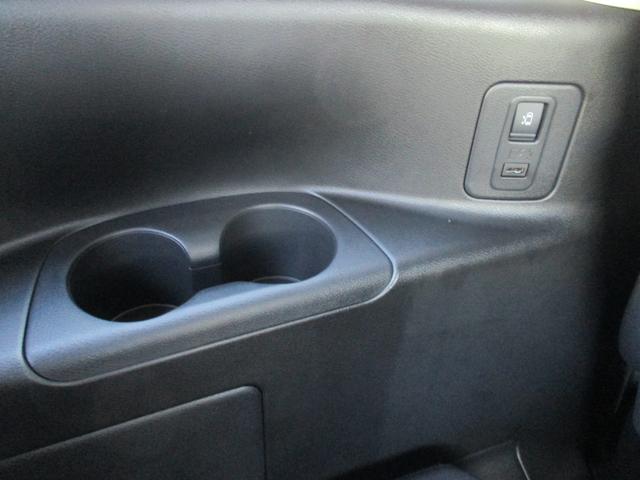 セレナ ｅ－パワー　ハイウェイスターＶ　アーバンクロム　純正１０インチナビ　アラウンドビュ－モニタ－　プロパイロット　エマージェンシーブレーキ　前後ドライブレコ－ダ－　ＥＴＣ　スマ－トルームミラ－　ＬＥＤヘッドライト　両側電動スライドドア　ワンオーナー（58枚目）