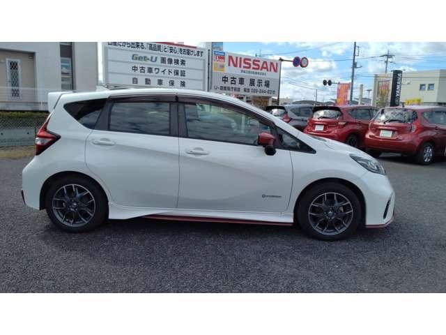 ノート １．２　ｅ－ＰＯＷＥＲ　ＮＩＳＭＯ　純正メモリ－ナビ　アラウンドビュ－モニタ－　ＬＥＤランプ　Ｂカメラ　メモリーナビ付き　レーンアシスト　フルオートエアコン　スマートキープッシュスタート　Ｗエアバッグ　アルミ　キーフリー　ドラレコ　記録簿　サイドカメラ　パワーステアリング　ＡＢＳ（6枚目）