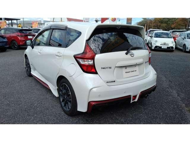 ノート １．２　ｅ－ＰＯＷＥＲ　ＮＩＳＭＯ　純正メモリ－ナビ　アラウンドビュ－モニタ－　ＬＥＤランプ　Ｂカメラ　メモリーナビ付き　レーンアシスト　フルオートエアコン　スマートキープッシュスタート　Ｗエアバッグ　アルミ　キーフリー　ドラレコ　記録簿　サイドカメラ　パワーステアリング　ＡＢＳ（8枚目）