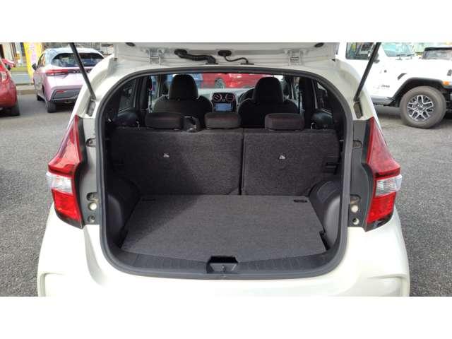 ノート １．２　ｅ－ＰＯＷＥＲ　ＮＩＳＭＯ　純正メモリ－ナビ　アラウンドビュ－モニタ－　ＬＥＤランプ　Ｂカメラ　メモリーナビ付き　レーンアシスト　フルオートエアコン　スマートキープッシュスタート　Ｗエアバッグ　アルミ　キーフリー　ドラレコ　記録簿　サイドカメラ　パワーステアリング　ＡＢＳ（10枚目）