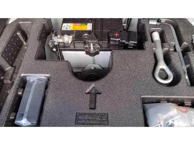 ノート １．２　ｅ－ＰＯＷＥＲ　ＮＩＳＭＯ　純正メモリ－ナビ　アラウンドビュ－モニタ－　ＬＥＤランプ　Ｂカメラ　メモリーナビ付き　レーンアシスト　フルオートエアコン　スマートキープッシュスタート　Ｗエアバッグ　アルミ　キーフリー　ドラレコ　記録簿　サイドカメラ　パワーステアリング　ＡＢＳ（12枚目）