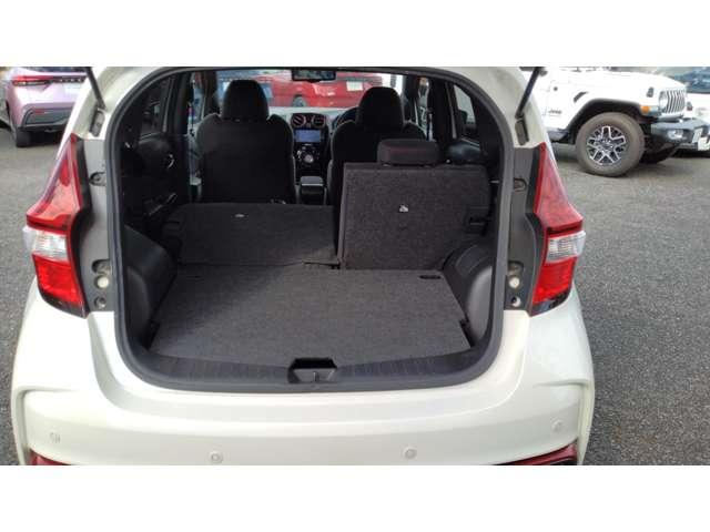 ノート １．２　ｅ－ＰＯＷＥＲ　ＮＩＳＭＯ　純正メモリ－ナビ　アラウンドビュ－モニタ－　ＬＥＤランプ　Ｂカメラ　メモリーナビ付き　レーンアシスト　フルオートエアコン　スマートキープッシュスタート　Ｗエアバッグ　アルミ　キーフリー　ドラレコ　記録簿　サイドカメラ　パワーステアリング　ＡＢＳ（13枚目）