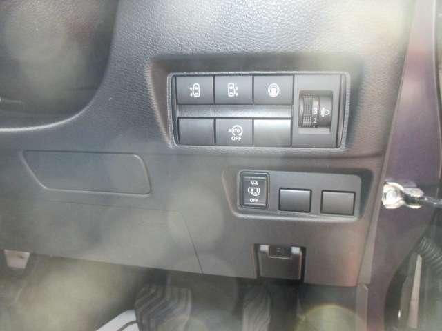 ルークス ６６０　ハイウェイスターＸ　アイスト　衝突被害軽減ブレ－キ　マルチビューカメラ　車線逸脱警報装置　ＥＴＣ　ＬＥＤ　スマートキー　パワーウィンドウ　カーテンエアバック　ナビＴＶ　バックカメラ　記録簿　パワステ　オートエアコン（9枚目）