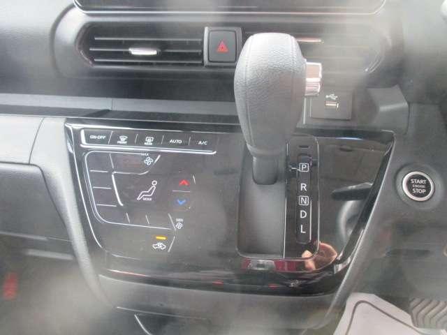 ルークス ６６０　ハイウェイスターＸ　アイスト　衝突被害軽減ブレ－キ　マルチビューカメラ　車線逸脱警報装置　ＥＴＣ　ＬＥＤ　スマートキー　パワーウィンドウ　カーテンエアバック　ナビＴＶ　バックカメラ　記録簿　パワステ　オートエアコン（11枚目）