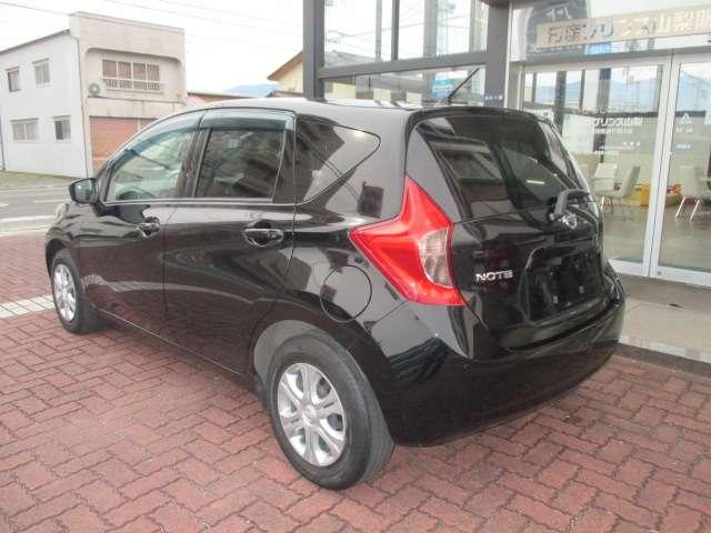 ノート １．２　Ｘ　記録簿付き　スマトキー　セキュリティーアラーム　キーレス　運転席助手席エアバッグ　ナビＴＶ　ワンセグ　バックカメラ　エアコン　パワーウィンドウ　パワーステアリング　ＡＢＳ　メモリーナビ　Ａ－ＳＴＯＰ（4枚目）