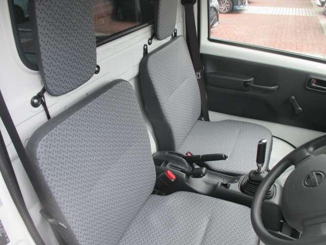 NT100クリッパートラック 660 DX 農繁仕様 4WD 点検記録簿 四駆 パワステ エアコン エアバッグ 助手席エアバック ABS(9枚目)