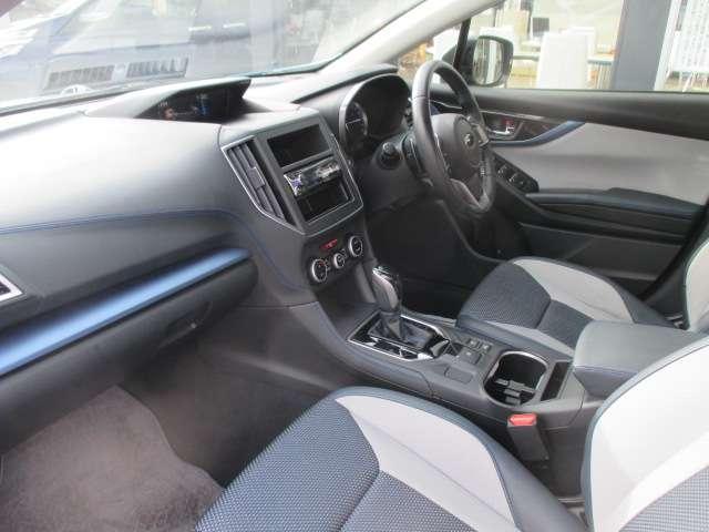 XV 2.0 アドバンス 4WD アイドリングS サイドモニター アルミ フルタイム4WD サイドエアバック クルコン キーレスアクセス 運転席エアバッグ パワーウィンドウ ABS スマキ フルオートエアコン パワーステアリング(8枚目)