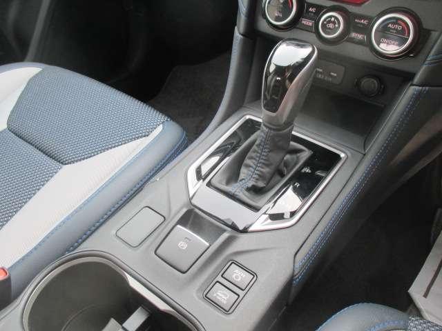 XV 2.0 アドバンス 4WD アイドリングS サイドモニター アルミ フルタイム4WD サイドエアバック クルコン キーレスアクセス 運転席エアバッグ パワーウィンドウ ABS スマキ フルオートエアコン パワーステアリング(12枚目)