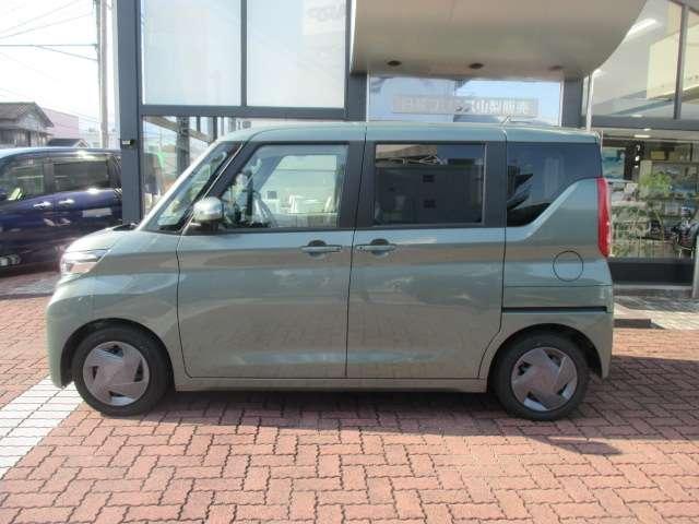 ルークス ６６０　Ｘ　アラモニ　前後衝突軽減ブレーキ　車線逸脱防止　スマートキー　定期点検記録簿　キーフリー　ｉ－ｓｔｏｐ　フルオートエアコン　パワーウインドウ　バックカメラ　盗難防止　カーテンエアバッグ　Ｗエアバック（3枚目）