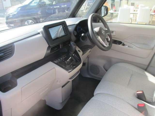 ルークス ６６０　Ｘ　アラモニ　前後衝突軽減ブレーキ　車線逸脱防止　スマートキー　定期点検記録簿　キーフリー　ｉ－ｓｔｏｐ　フルオートエアコン　パワーウインドウ　バックカメラ　盗難防止　カーテンエアバッグ　Ｗエアバック（8枚目）