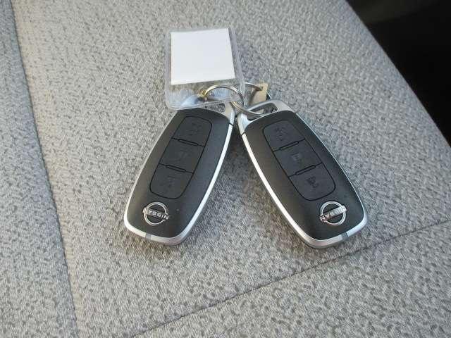 ルークス ６６０　Ｘ　アラモニ　前後衝突軽減ブレーキ　車線逸脱防止　スマートキー　定期点検記録簿　キーフリー　ｉ－ｓｔｏｐ　フルオートエアコン　パワーウインドウ　バックカメラ　盗難防止　カーテンエアバッグ　Ｗエアバック（14枚目）