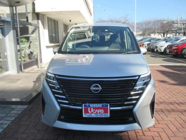 セレナ ２．０　ハイウェイスターＶ　Ｗ電動スライド　レーダークルコン　レーンアシスト　展示試乗車ＵＰ　ＬＥＤランプ　盗難防止システム　ＥＴＣ装備　カーテンエアバッグ　アルミホイール　キーフリー　メモリ－ナビ　ナビＴＶ　記録簿　エアコン（2枚目）