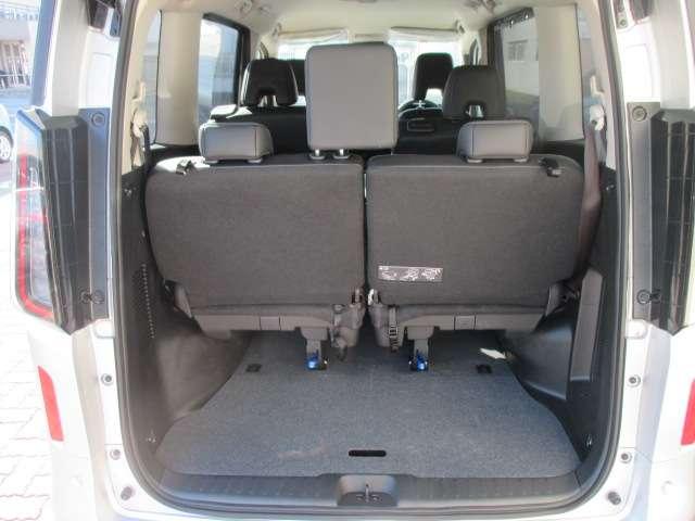 セレナ ２．０　ハイウェイスターＶ　Ｗ電動スライド　レーダークルコン　レーンアシスト　展示試乗車ＵＰ　ＬＥＤランプ　盗難防止システム　ＥＴＣ装備　カーテンエアバッグ　アルミホイール　キーフリー　メモリ－ナビ　ナビＴＶ　記録簿　エアコン（7枚目）