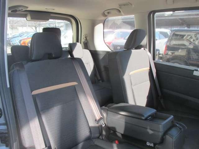 セレナ ２．０　ハイウェイスターＶ　Ｗ電動スライド　レーダークルコン　レーンアシスト　展示試乗車ＵＰ　ＬＥＤランプ　盗難防止システム　ＥＴＣ装備　カーテンエアバッグ　アルミホイール　キーフリー　メモリ－ナビ　ナビＴＶ　記録簿　エアコン（17枚目）