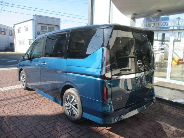 セレナ ２．０　ハイウェイスターＶ　Ｗ電動スライド　レーダークルコン　レーンアシスト　展示試乗車ＵＰ　ＬＥＤランプ　盗難防止システム　ＥＴＣ装備　カーテンエアバッグ　アルミホイール　キーフリー　メモリ－ナビ　ナビＴＶ　記録簿　エアコン（4枚目）