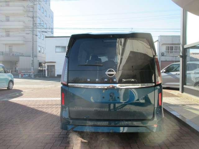 セレナ ２．０　ハイウェイスターＶ　Ｗ電動スライド　レーダークルコン　レーンアシスト　展示試乗車ＵＰ　ＬＥＤランプ　盗難防止システム　ＥＴＣ装備　カーテンエアバッグ　アルミホイール　キーフリー　メモリ－ナビ　ナビＴＶ　記録簿　エアコン（5枚目）