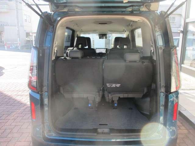 セレナ ２．０　ハイウェイスターＶ　Ｗ電動スライド　レーダークルコン　レーンアシスト　展示試乗車ＵＰ　ＬＥＤランプ　盗難防止システム　ＥＴＣ装備　カーテンエアバッグ　アルミホイール　キーフリー　メモリ－ナビ　ナビＴＶ　記録簿　エアコン（6枚目）