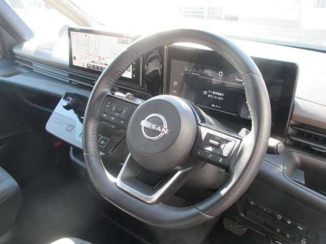 セレナ ２．０　ハイウェイスターＶ　Ｗ電動スライド　レーダークルコン　レーンアシスト　展示試乗車ＵＰ　ＬＥＤランプ　盗難防止システム　ＥＴＣ装備　カーテンエアバッグ　アルミホイール　キーフリー　メモリ－ナビ　ナビＴＶ　記録簿　エアコン（10枚目）