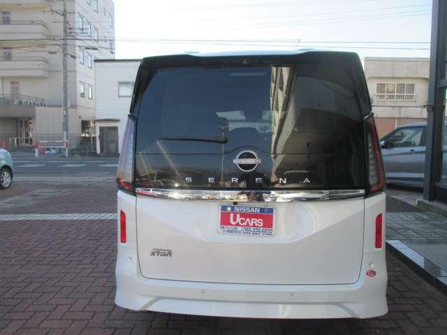 セレナ ２．０　ハイウェイスターＶ　Ｗ電動スライド　レーダークルコン　レーンアシスト　展示試乗車ＵＰ　ＬＥＤランプ　盗難防止システム　ＥＴＣ装備　カーテンエアバッグ　アルミホイール　キーフリー　メモリ－ナビ　ナビＴＶ　記録簿　エアコン（5枚目）