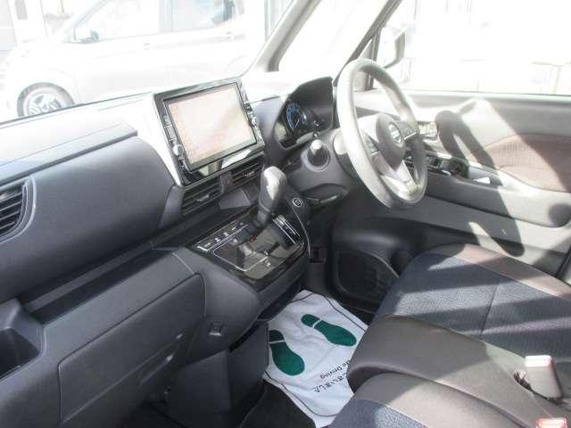 ルークス ６６０　ハイウェイスターＸ　アイスト　衝突被害軽減ブレ－キ　マルチビューカメラ　車線逸脱警報装置　ＬＥＤ　スマートキー　パワーウィンドウ　カーテンエアバック　ドライブレコーダー　ナビＴＶ　バックカメラ　記録簿　パワステ　キーフリ（8枚目）