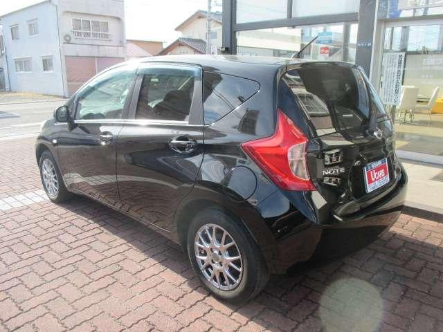 ノート １．２　Ｓ　ＤＩＧ－Ｓ　マニュアルエアコン　ＷエアＢ　運転席エアバッグ　ＥＣＯモード　ＥＴＣ　ナビＴＶ　パワーウィンドウ　ＡＢＳ　アルミホイール　メモリーナビ　ワンセグＴＶ　パワーステアリング　キーレスキー　スマ－トキ－（4枚目）